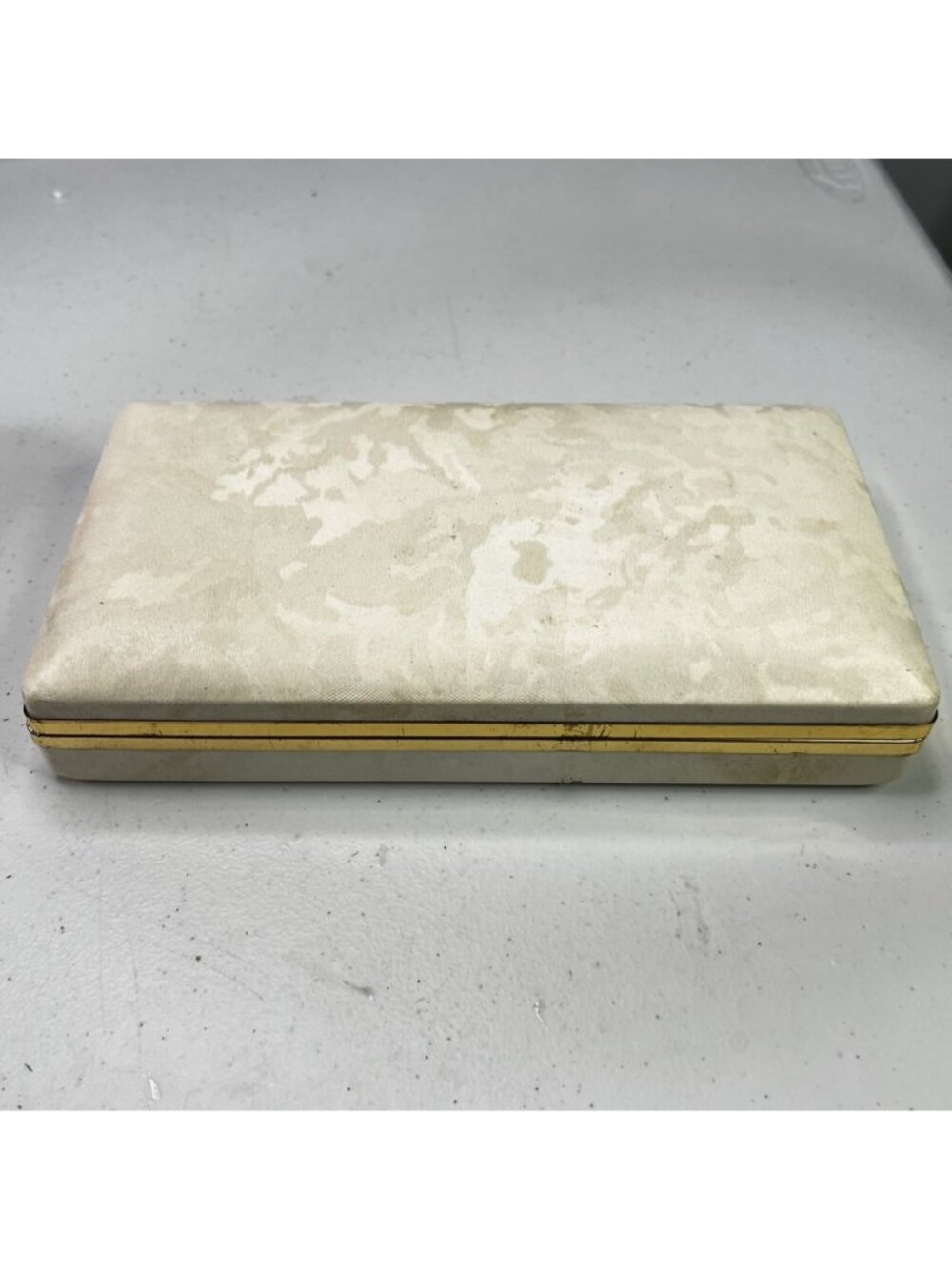 Vintage Mele Jewelry Travel Case Hinged Hard Clamshell From 1950s - Picture 2 of 16